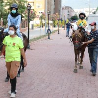 Çocuklar spor yaparak eğleniyor  
