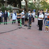 Çocuklar spor yaparak eğleniyor  