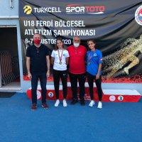 Gençler pistin tozunu attı 
