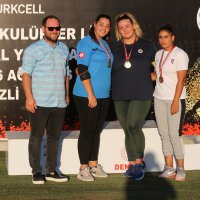 Büyükşehir atletizmde kupalara abone 