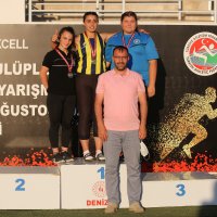 Büyükşehir atletizmde kupalara abone 