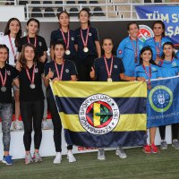 Büyükşehir atletizmde kupalara abone 