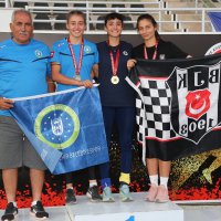 Büyükşehir atletizmde kupalara abone 
