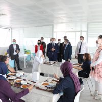 Aşure kazanları sağlıkçılar için kaynadı 