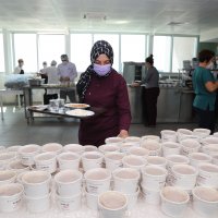 Aşure kazanları sağlıkçılar için kaynadı 