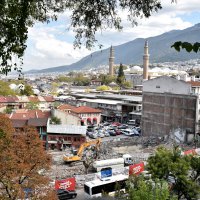 Ulu Cami göründü, sıra hanlarda 