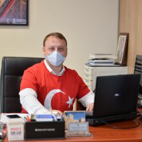 Büyükşehir Belediyesi ay yıldıza büründü 