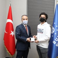 Büyükşehir bilgiyi ödüllendirdi 