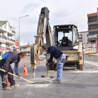 Büyükşehir çalışıyor, trafik rahatlıyor  