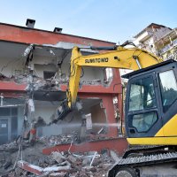 Riskli bina modern eğitim yuvasına dönüyor  