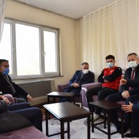Milli güreşçiye  moral ziyareti  
