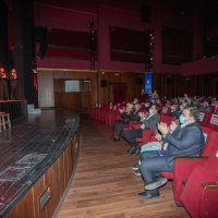 Perde İstiklal Marşı için açıldı 