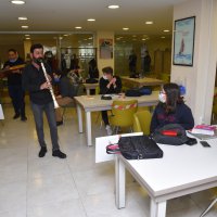 Kütüphanede müzik ziyafeti 