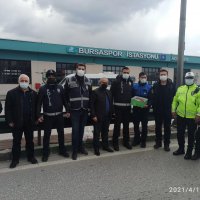 Zabıtadan polise pastalı kutlama 