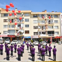 Bursalı çocuklara 23 Nisan sürprizi 