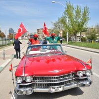 Bursalı çocuklara 23 Nisan sürprizi 