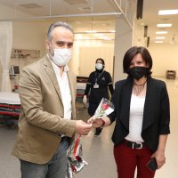 Başkan Aktaş’tan hemşirelere karanfilli kutlama 