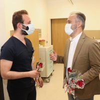 Başkan Aktaş’tan hemşirelere karanfilli kutlama 