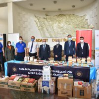Kitapla umut yolculuğuna Büyükşehir desteği 