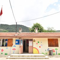 Köy okulunda bayram havası 