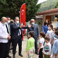Köy okulunda bayram havası 