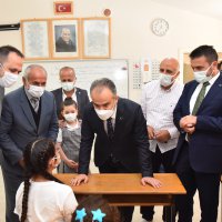 Köy okulunda bayram havası 