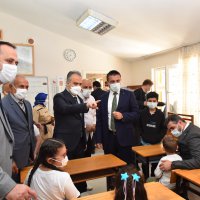 Köy okulunda bayram havası 