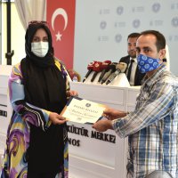Başarılı personeller ödüllendiriliyor 