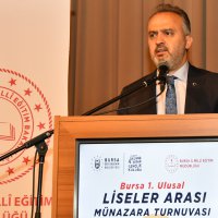 Söz düellosunun şampiyonu Üsküdar Takımı  