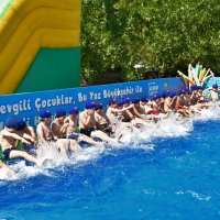 Tatil köyü değil, okul bahçesi  