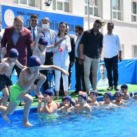Tatil köyü değil, okul bahçesi  