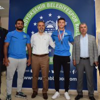 Havuzlar spor okuluyla şenlendi 