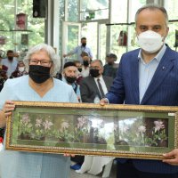 Huzurevi ve hastanede bayram 