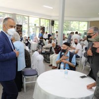 Huzurevi ve hastanede bayram 