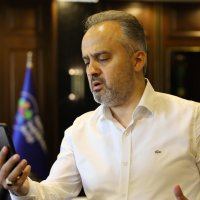 Başkan Aktaş, tüm Türkiye’yi ağlatan Gülsüm Teyze’ye moral verdi 