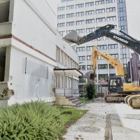 BUSKİ yerleşkesindeki riskli yapı yıkıldı 