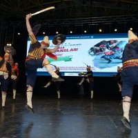 Halk dansları ekiplerinden duygulandıran destek 