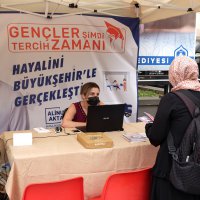 Gençler doğru tercih için Büyükşehir'i seçti 