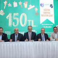 Öğrenciye de esnafa da tam destek 