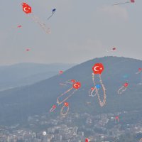 Bursa’da Zafer coşkusu uçurtmalarla yaşandı 