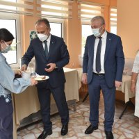 Aşure kazanları sağlıkçılar için kaynadı 