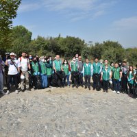 Daha temiz çevre için çöp topladılar 