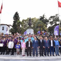 Bandolar Festivali çok sesli kortejle başladı 