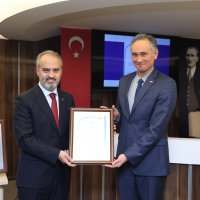 Sağlık, tüm kentlerin ana gündemi 