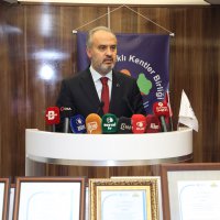 Sağlık, tüm kentlerin ana gündemi 