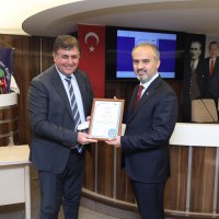 Sağlık, tüm kentlerin ana gündemi 