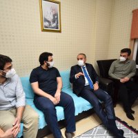 Üniversiteliler su indirimini çiğ köfte partisiyle kutladı 