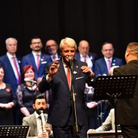 Muhtarlar Korosunun solisti Başkan oldu 