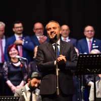 Muhtarlar Korosunun solisti Başkan oldu 