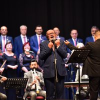 Muhtarlar Korosunun solisti Başkan oldu 